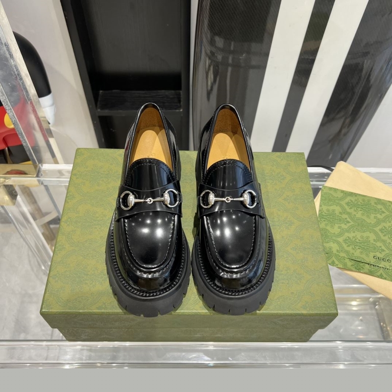 G*u*i leather shoes